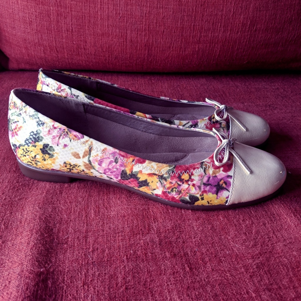 OFFERS WELCOME AEROSOLES Ballet Style, Floral NWOT